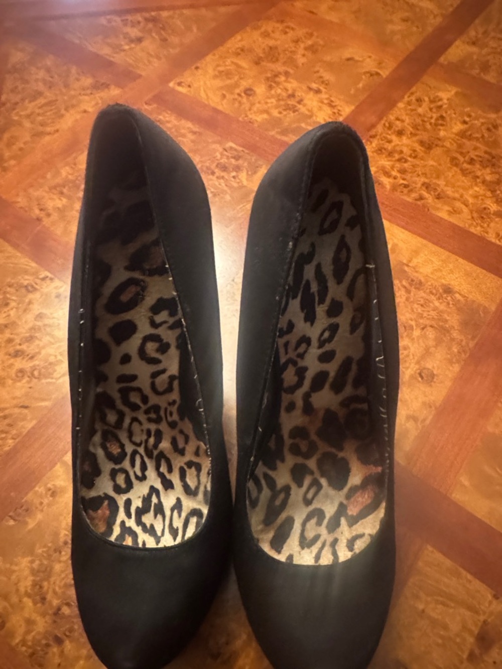 Black Women's Heeled Pumps with Leopard-Print Insole